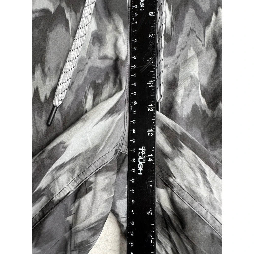 Eddie Bauer Gray Abstract Print Swim Trunks Mens XXL EMS3017 Zipper Pocket
